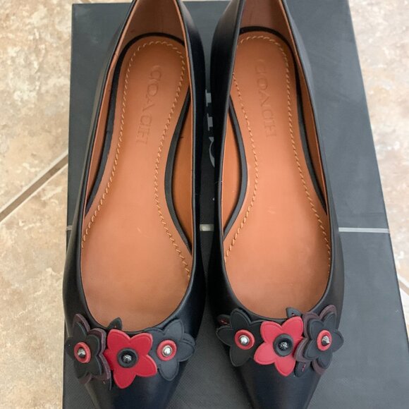 Coach Floral Applique Leather Flats Loafers NIB PRICE FIRM - Picture 1 of 5